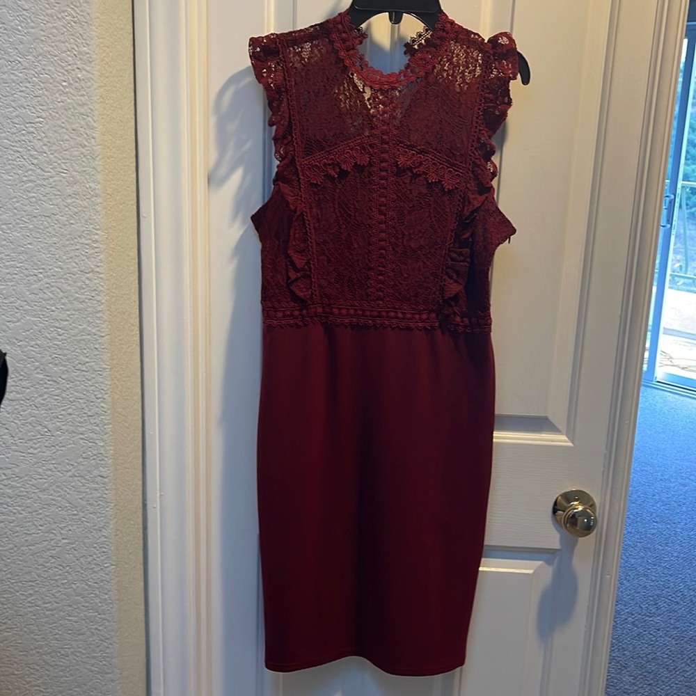 Women’s Large burgundy dress